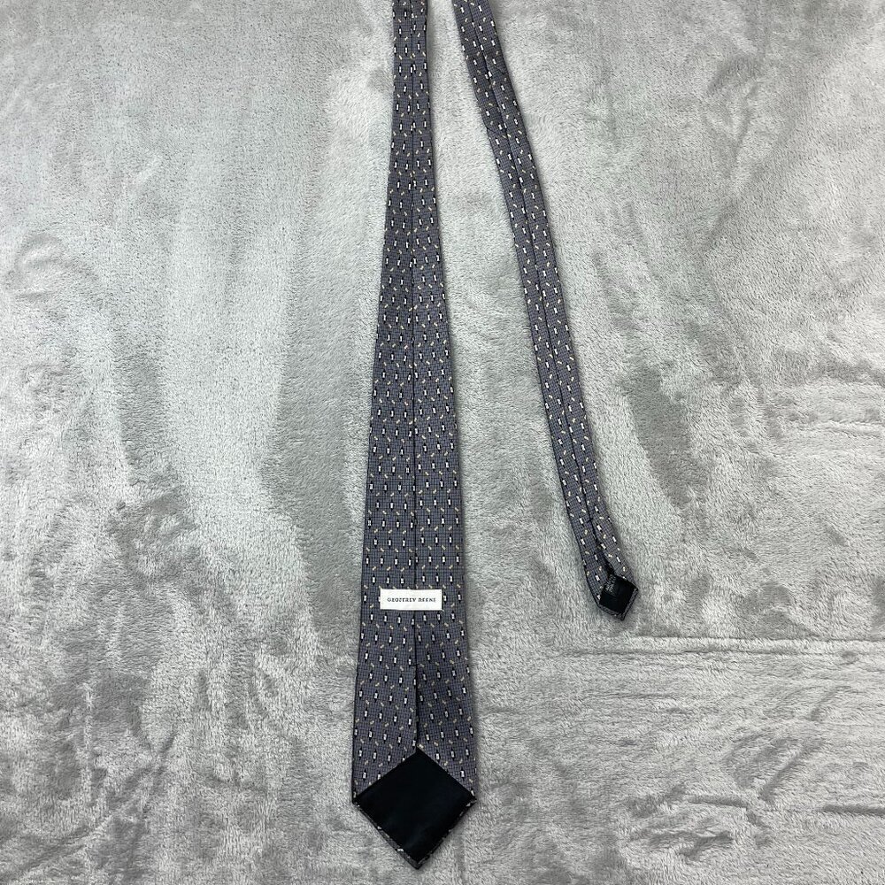 Geoffrey Beene Men's Classic 100% Silk Neck Tie Made in the USA - Picture 4 of 6